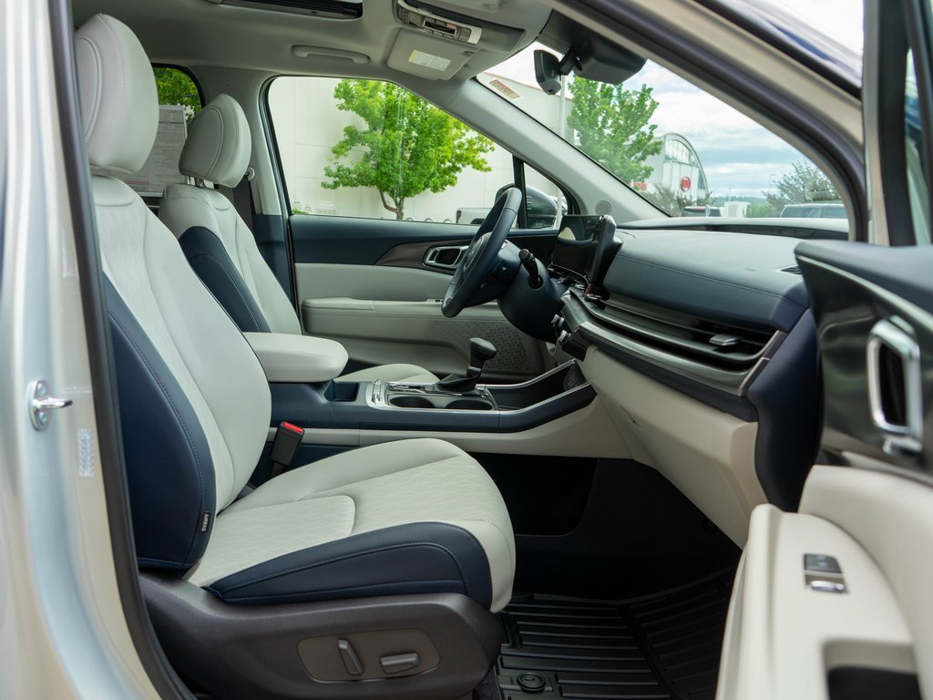 New 2026 Kia Carnival SX w/ SX Dark Edition Package image 10
