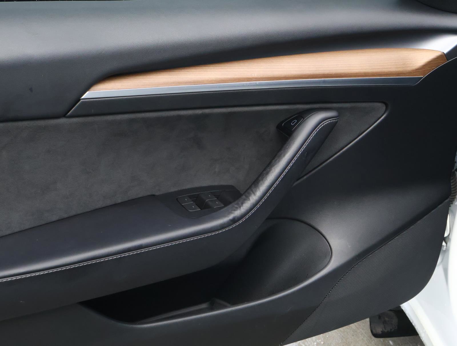 Used 2022 Tesla Model 3 Standard Range RWD image 12
