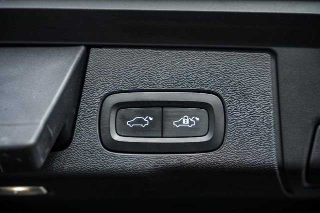 Used 2023 Volvo XC60 B5 Plus w/ Climate Package image 11