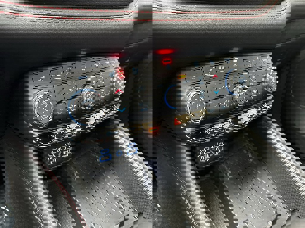 Used 2025 Dodge Durango GT image 24