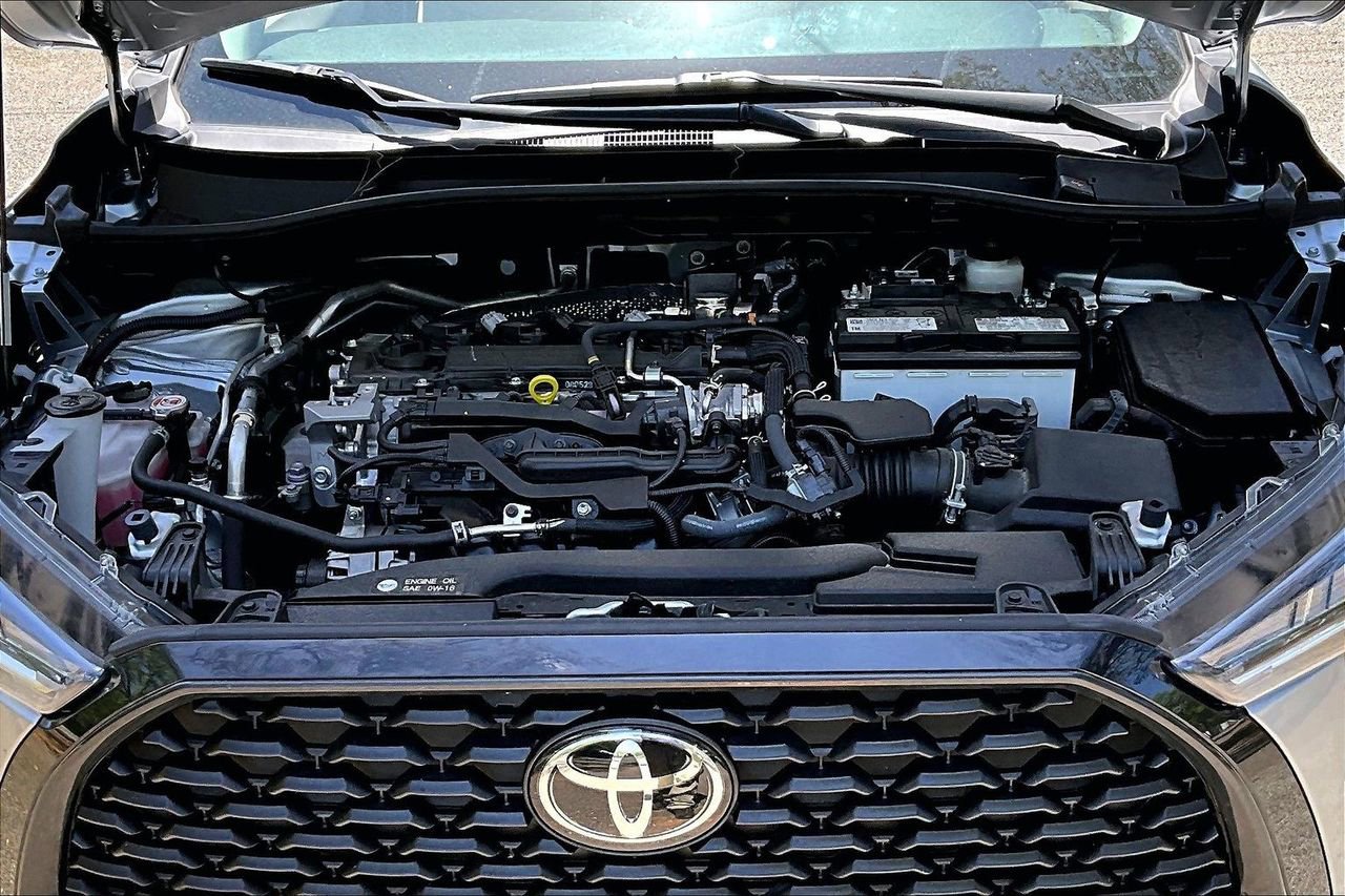 Used 2023 Toyota Corolla Cross L image 29