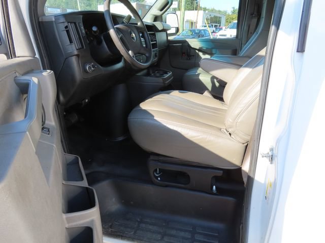 Used 2019 Chevrolet Express 2500 RWD image 20
