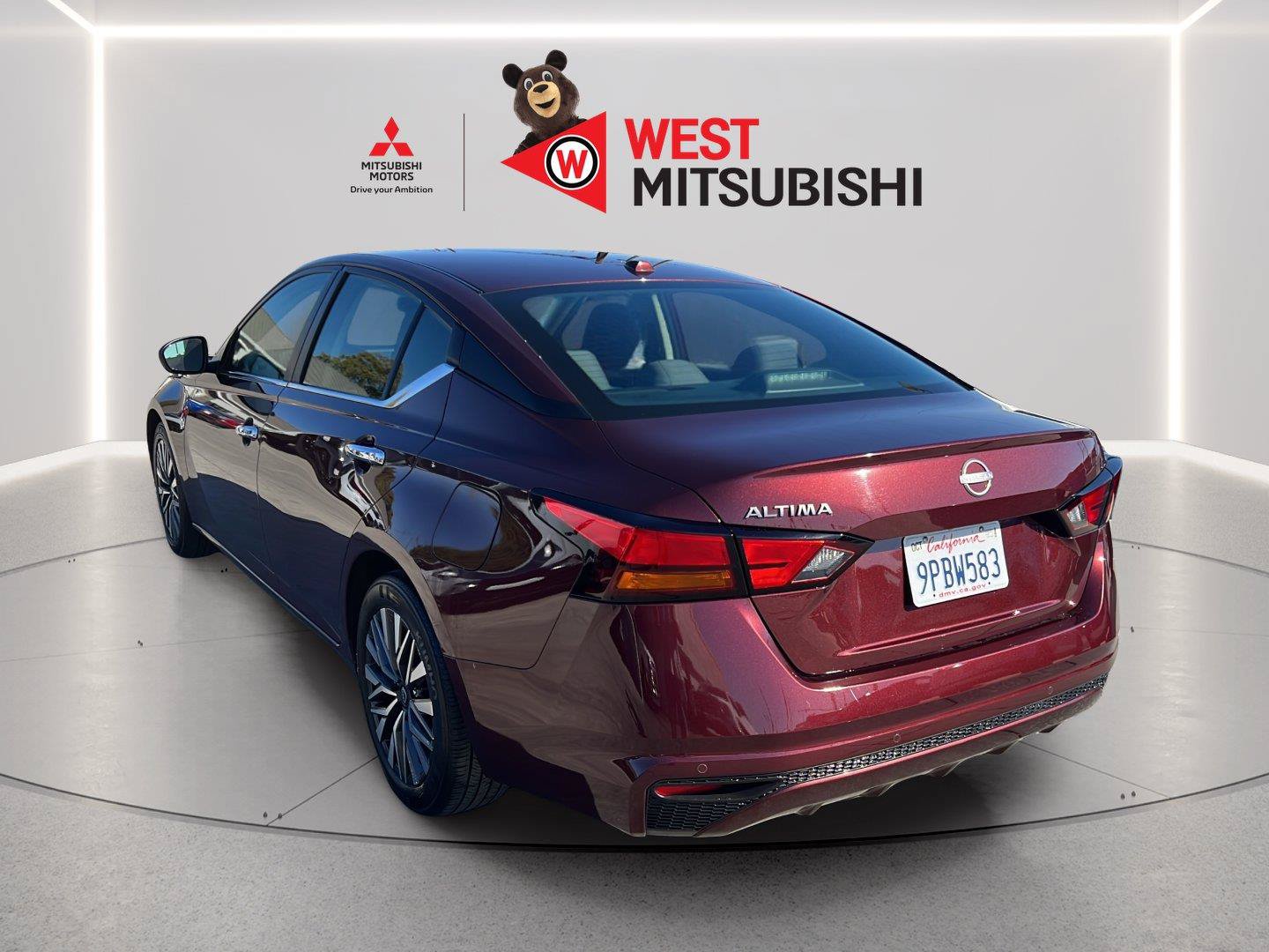 Used 2025 Nissan Altima 2.5 SV FWD image 4