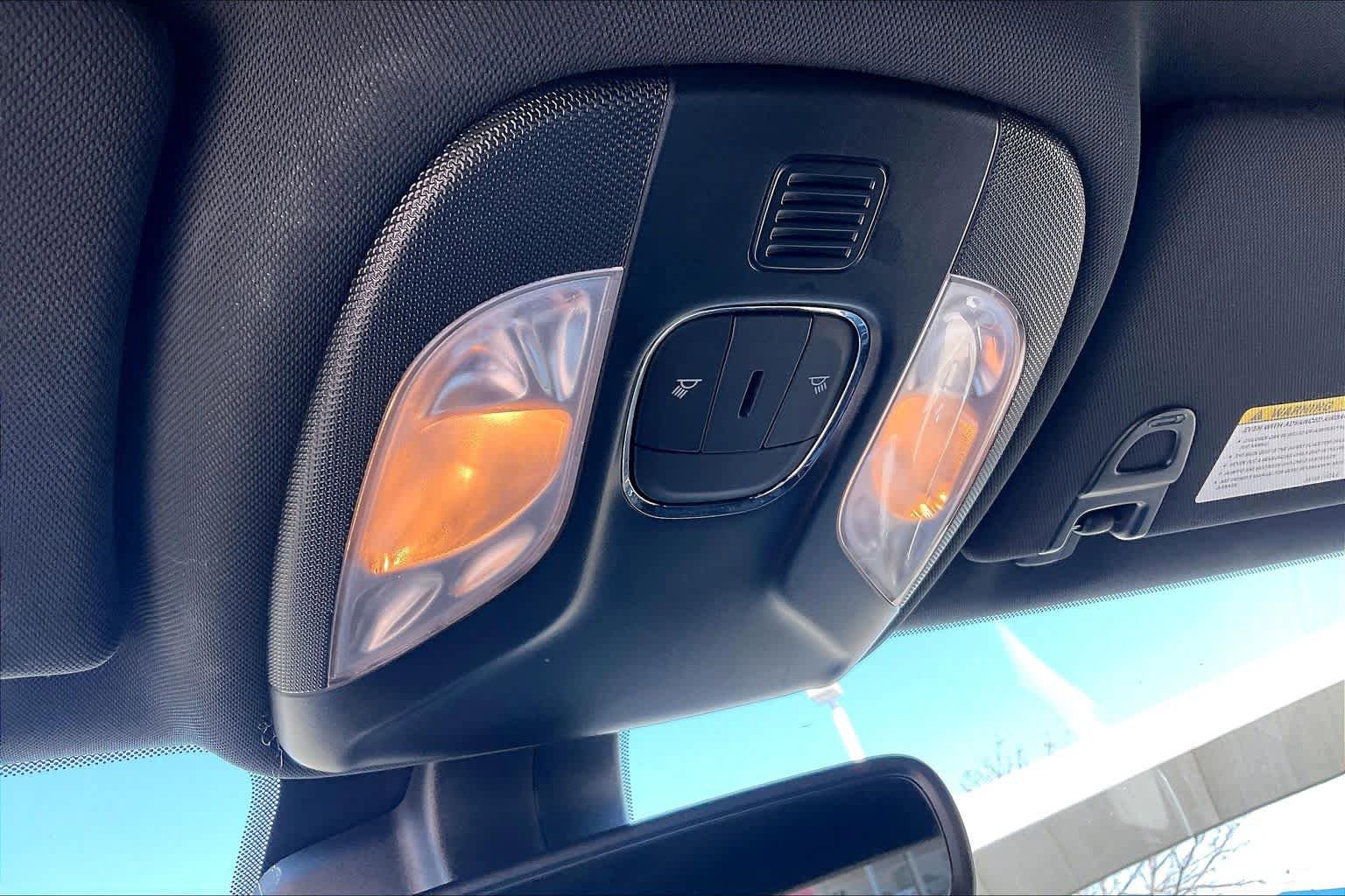 Used 2025 Jeep Compass Limited image 32