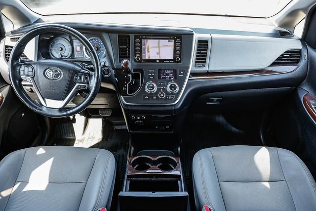Used 2019 Toyota Sienna Limited Premium image 12