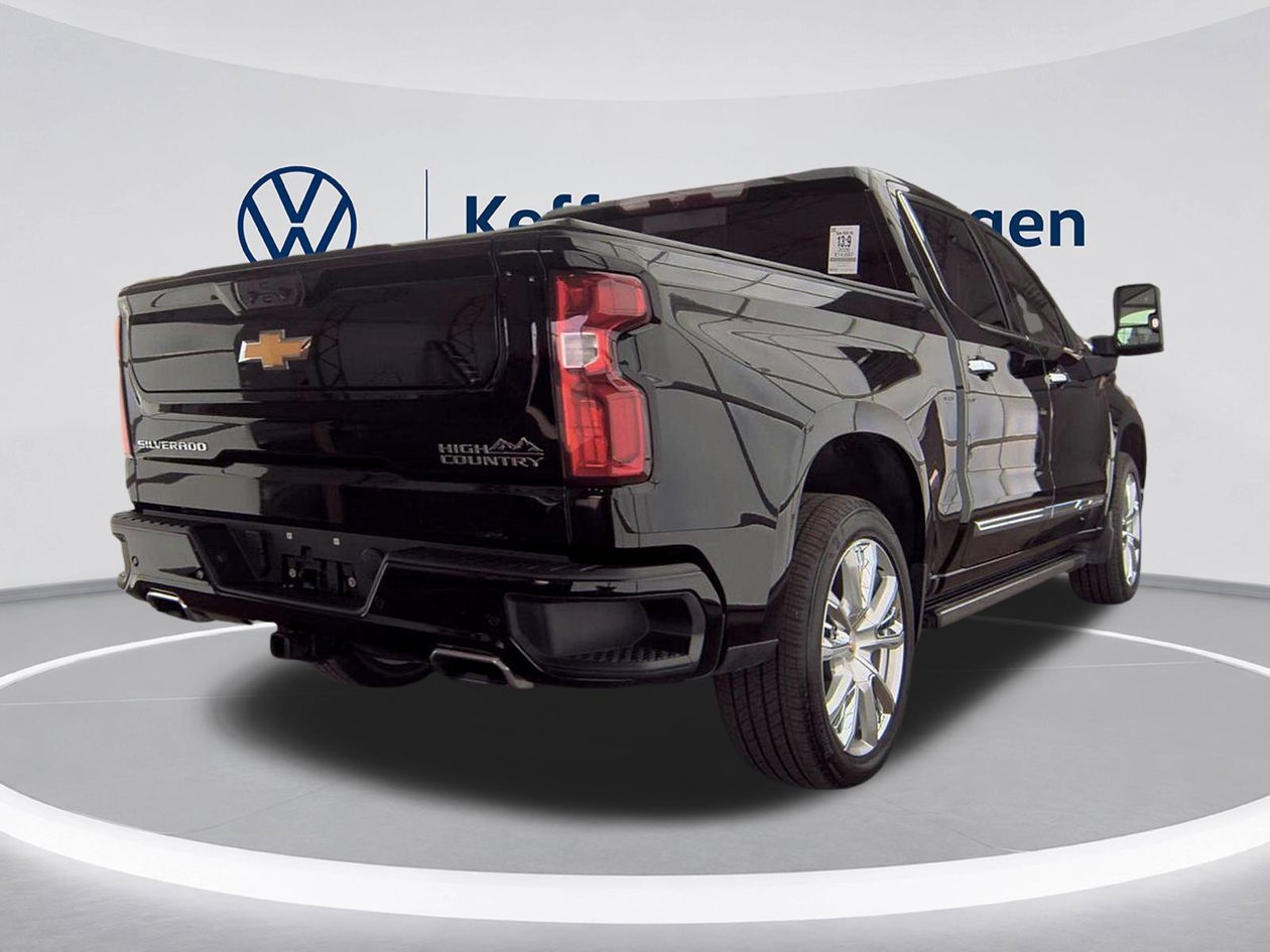 Used 2026 Chevrolet Silverado 1500 High Country w/ High Country Premium Package AWD/4WD image 5