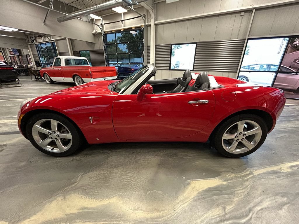 Used 2006 Pontiac Solstice Convertible w/ Premium Package RWD image 26