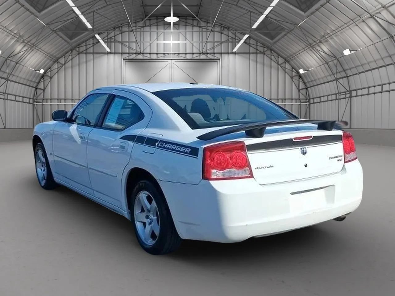 Used 2010 Dodge Charger SXT RWD image 4
