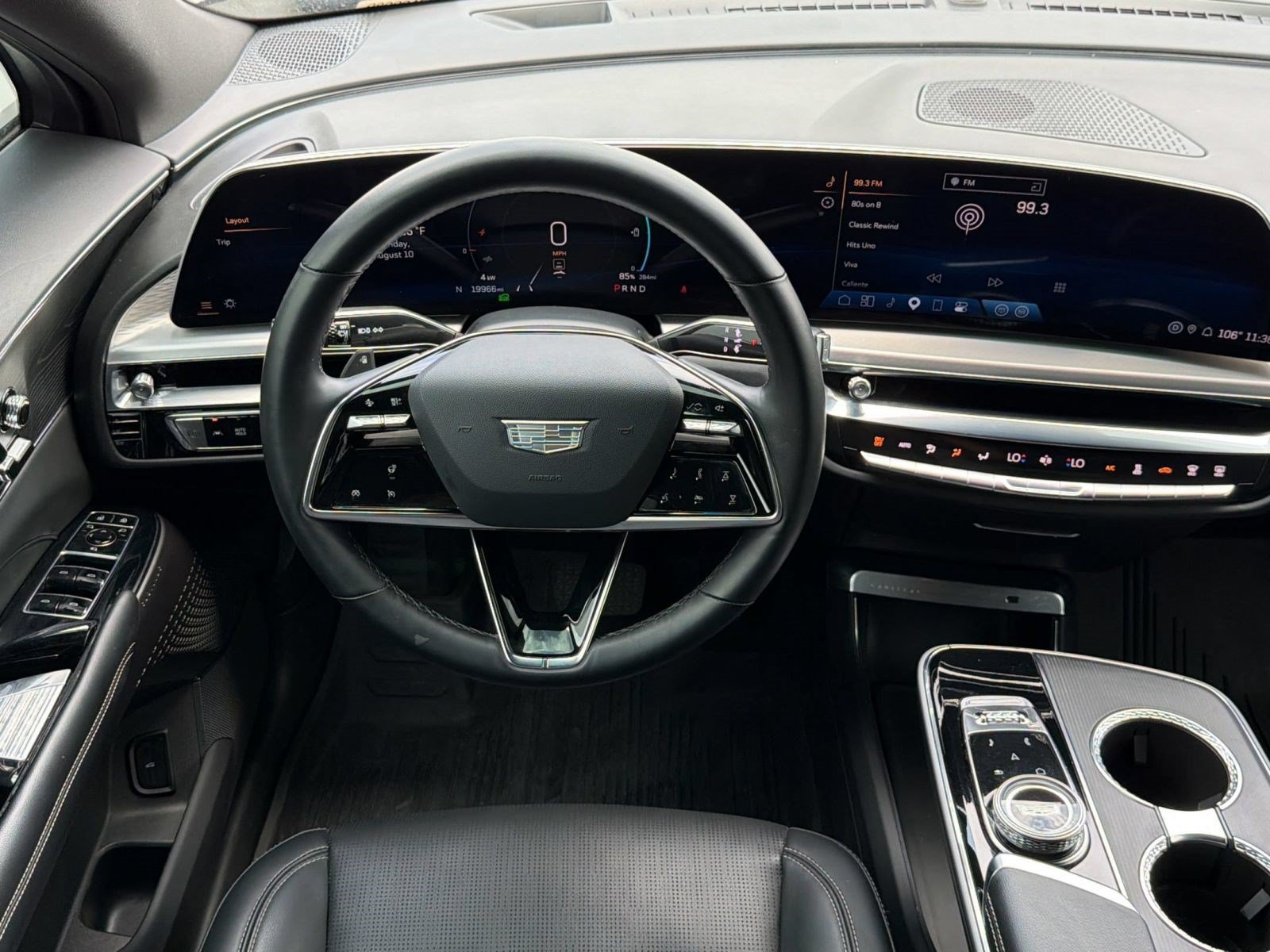 Certified 2024 Cadillac Lyriq Luxury AWD/4WD image 28