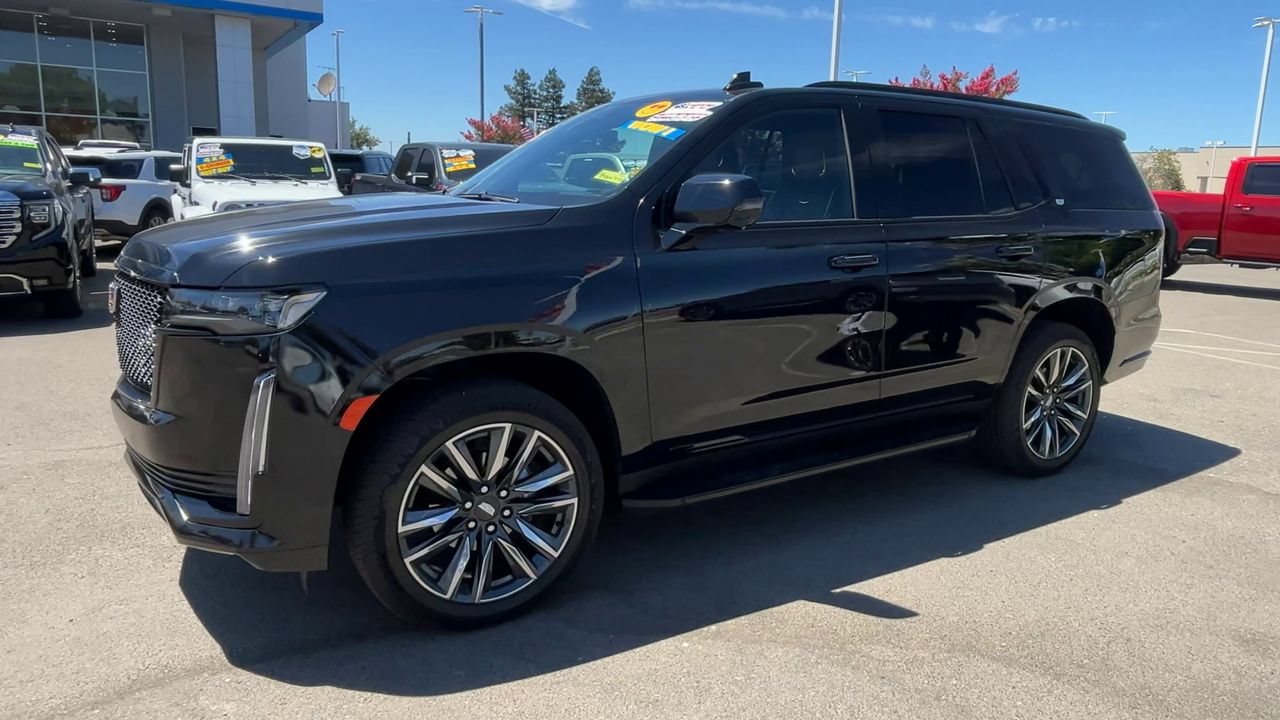 Used 2024 Cadillac Escalade Sport AWD/4WD image 3
