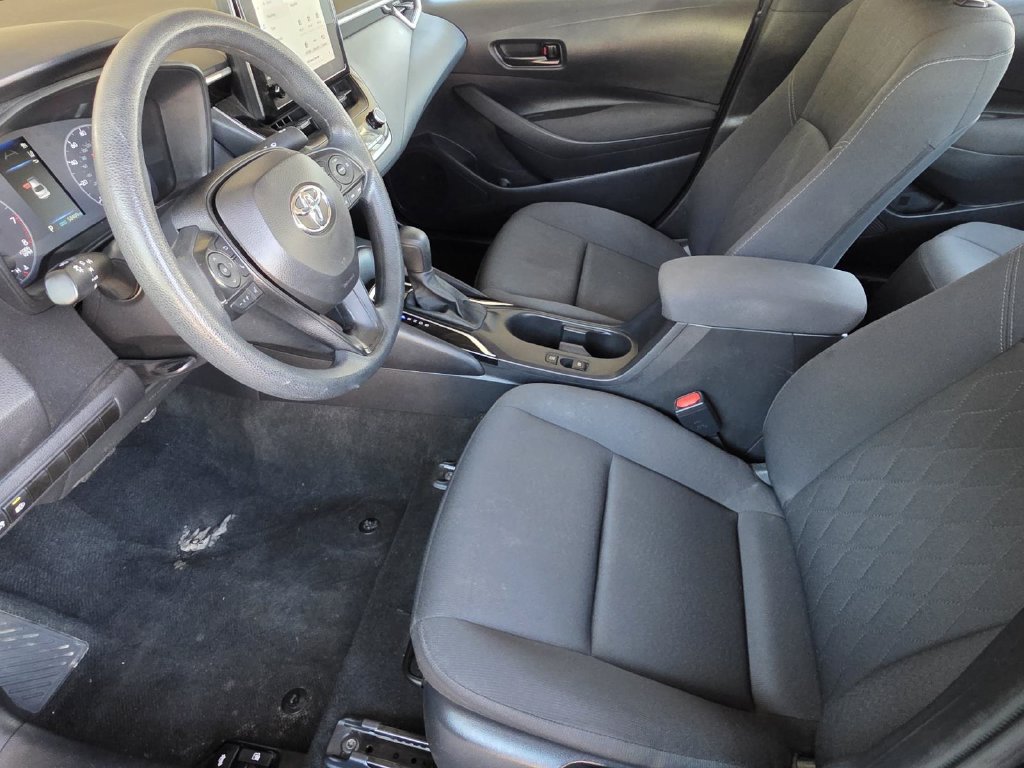Used 2025 Toyota Corolla LE FWD image 6