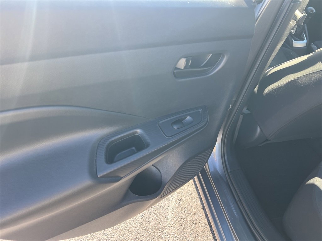 Used 2022 Nissan Versa S image 38