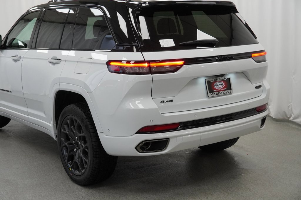 New 2025 Jeep Grand Cherokee Summit w/ Obsidian Package image 12