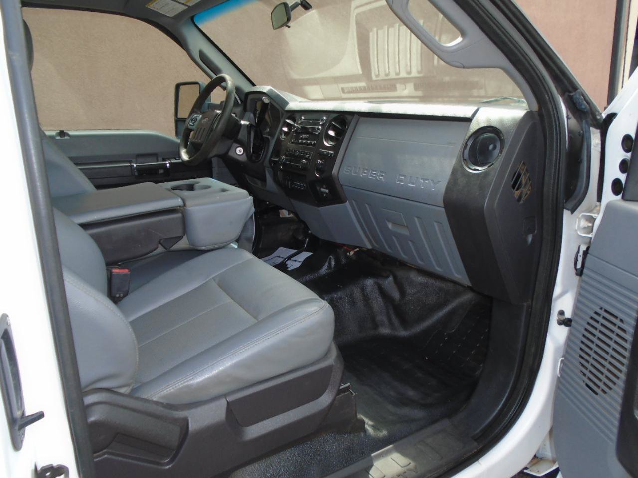Used 2016 Ford F550 4x4 SuperCab Super Duty image 19
