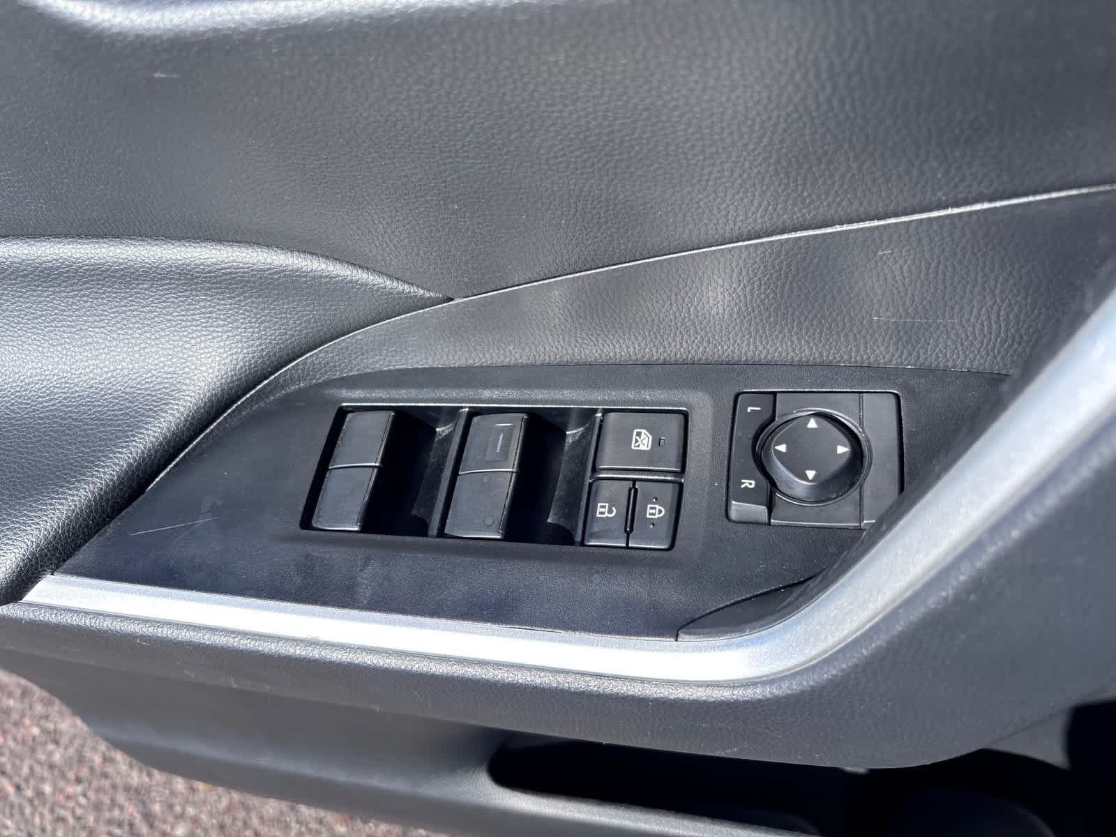Used 2025 Toyota RAV4 LE AWD/4WD image 17