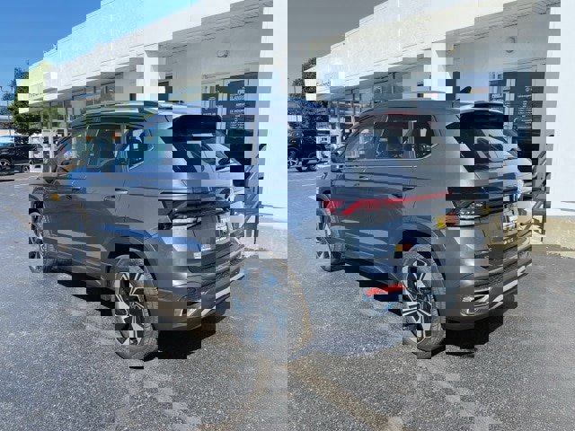 New 2025 Volkswagen Taos SE image 14