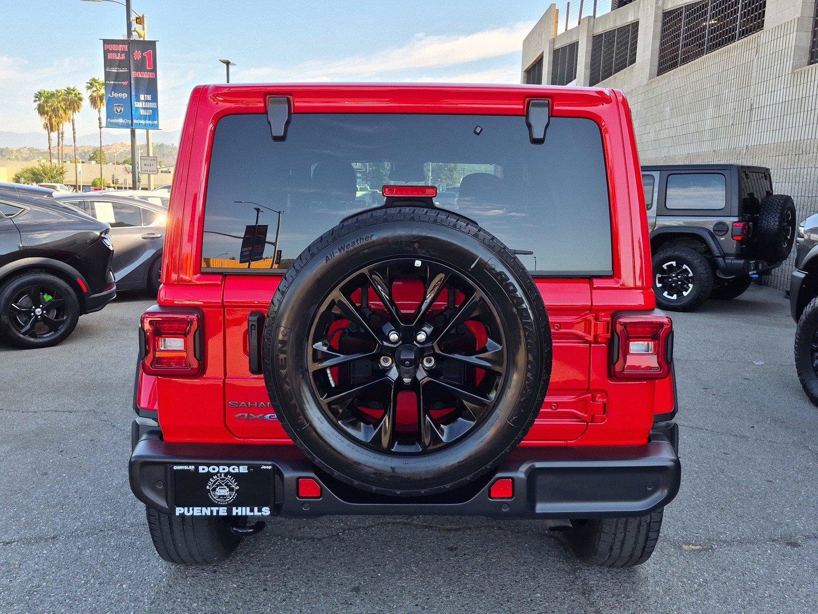 Certified 2025 Jeep Wrangler Unlimited Sahara w/ Safety Group AWD/4WD image 6