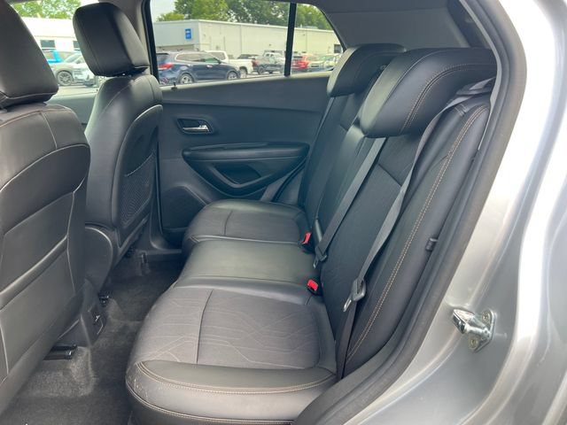 Used 2018 Chevrolet Trax LT w/ LT Convenience Package FWD image 4