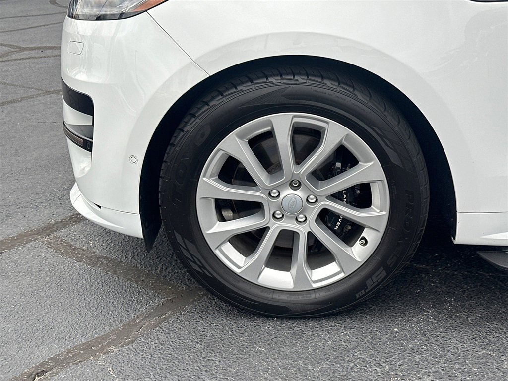 Used 2023 Land Rover Range Rover Sport SE Dynamic image 11