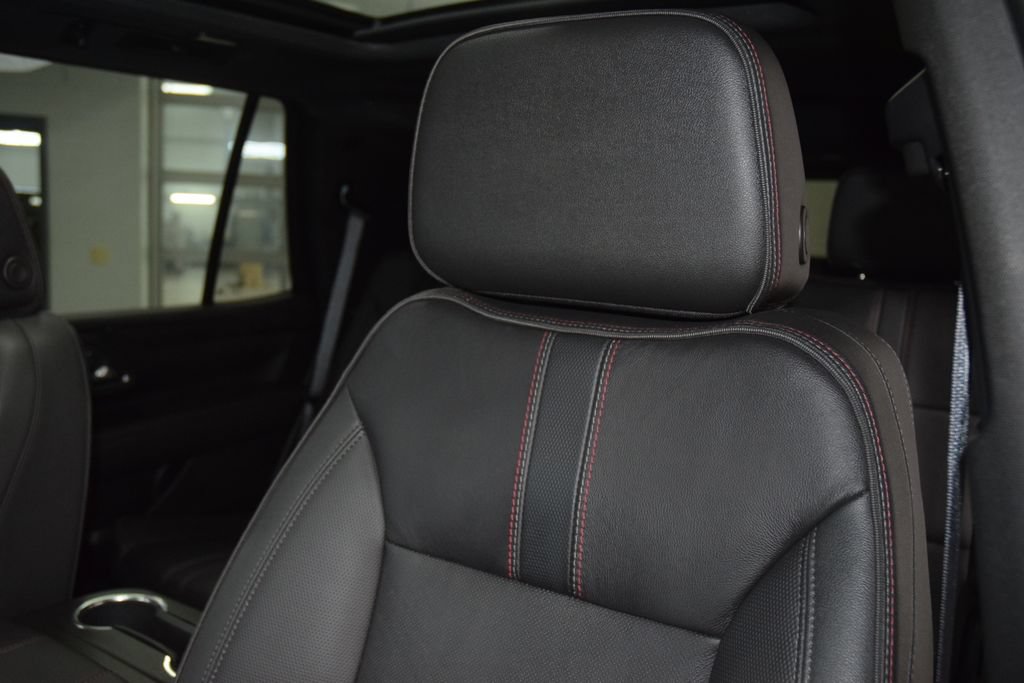 Used 2023 Chevrolet Tahoe RST w/ Luxury Package AWD/4WD image 40