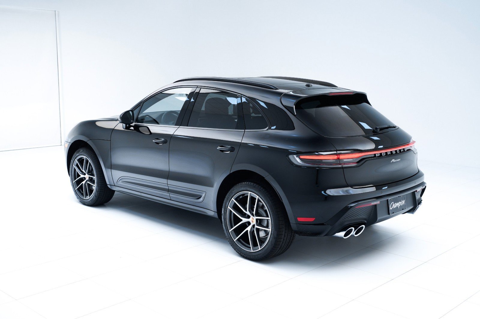 New 2026 Porsche Macan image 3