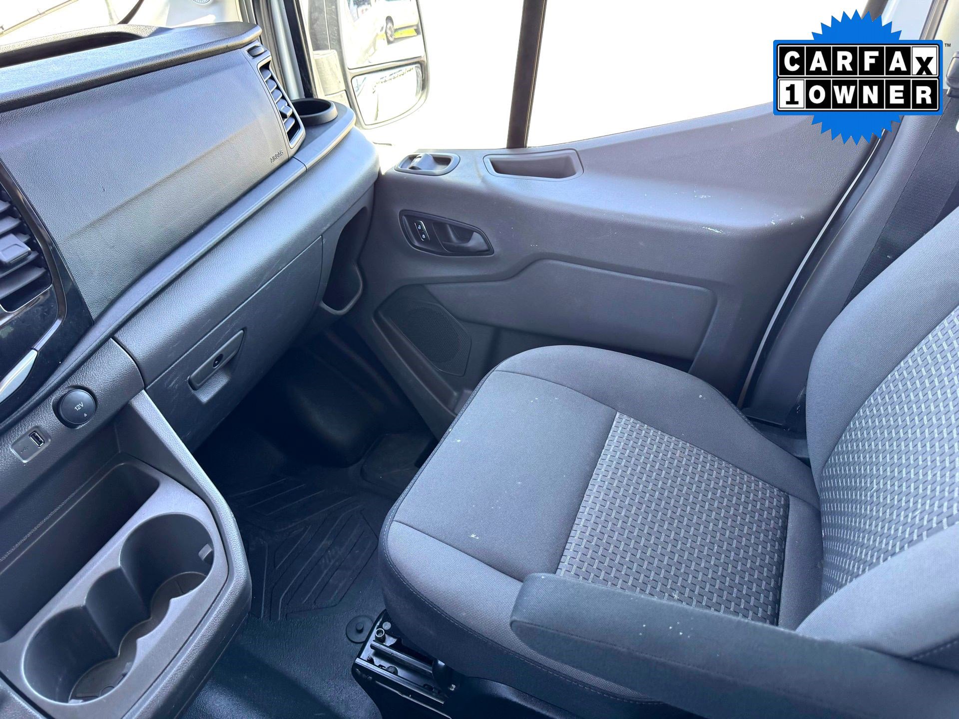 Used 2024 Ford Transit 350 XLT image 32