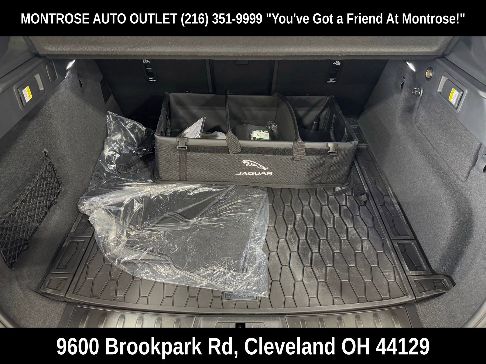 Used 2024 Jaguar F-PACE R-Dynamic S image 42