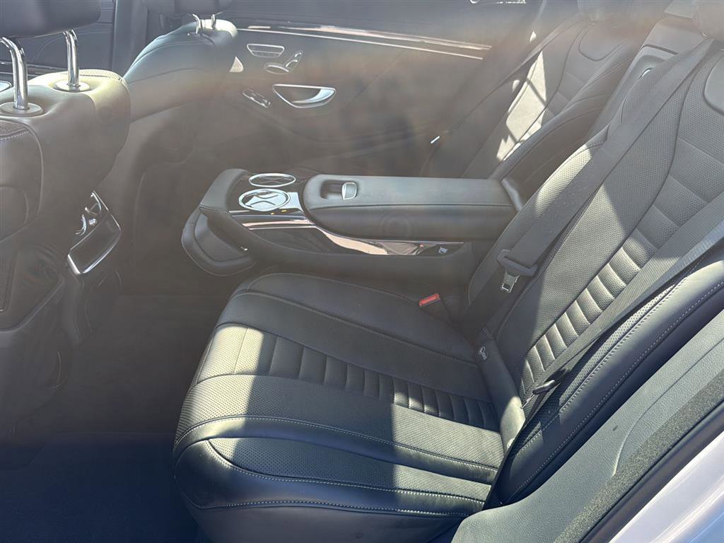 Used 2019 Mercedes-Benz S 560 Sedan image 24