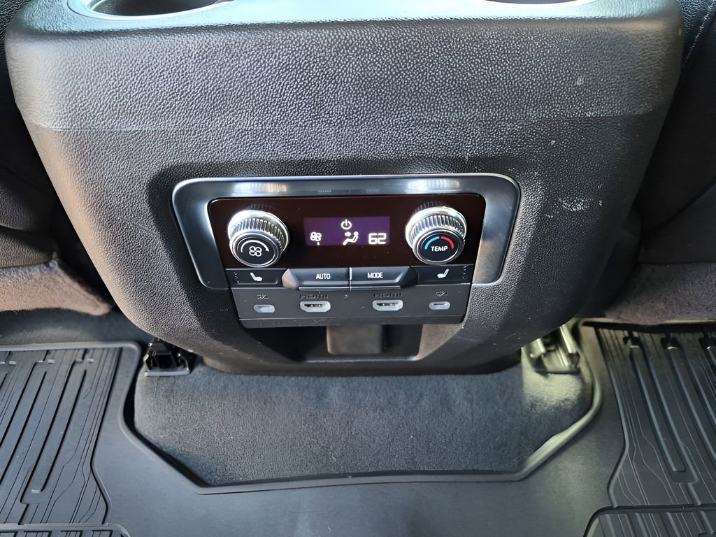 Used 2024 GMC Yukon AT4 w/ Technology Package AWD/4WD image 26