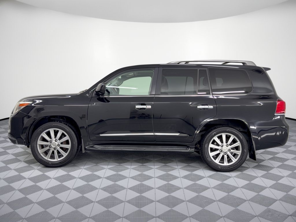 Used 2010 Lexus LX 570 4WD w/ Luxury Pkg image 2