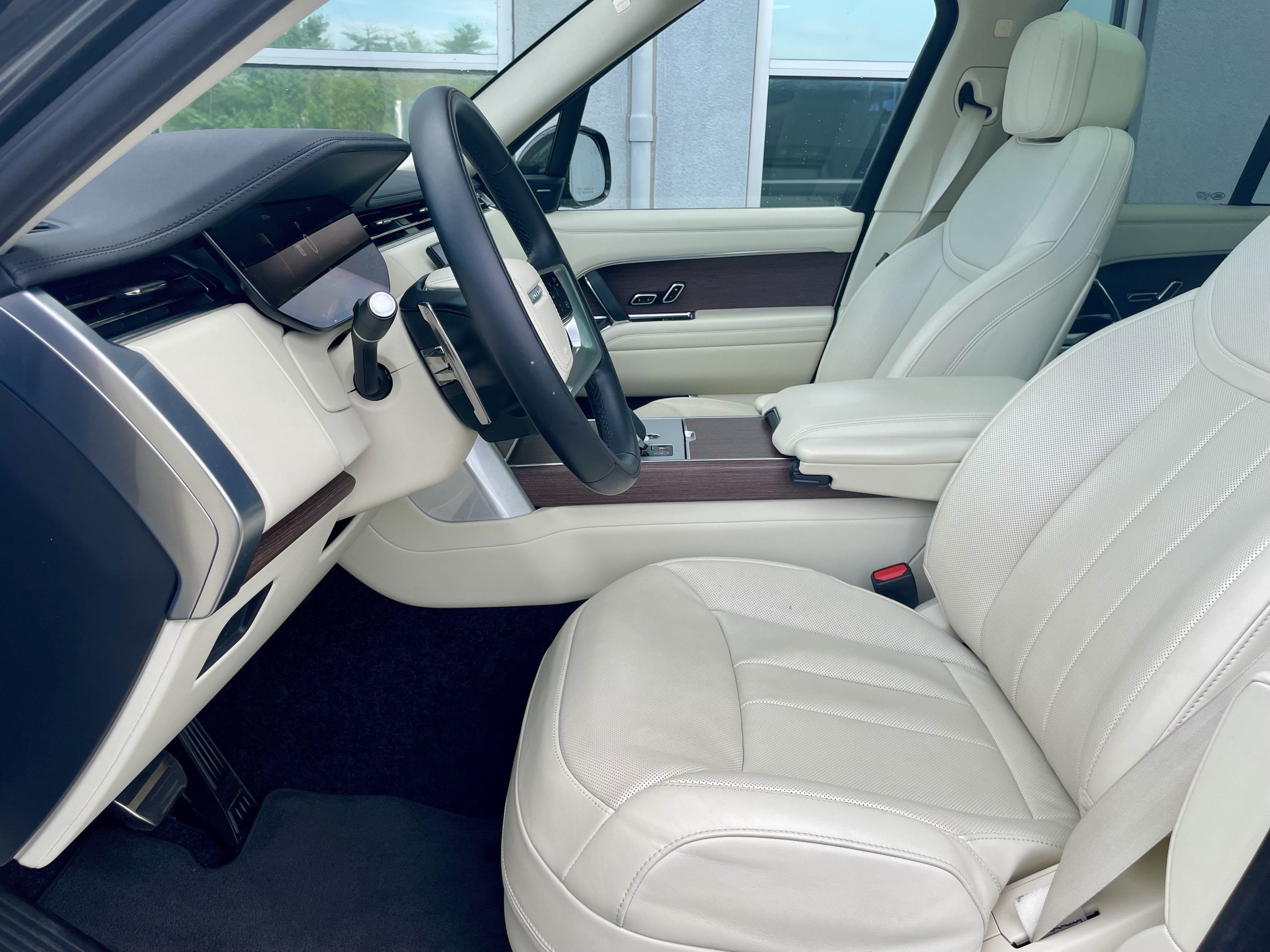 Used 2024 Land Rover Range Rover SE AWD/4WD image 14
