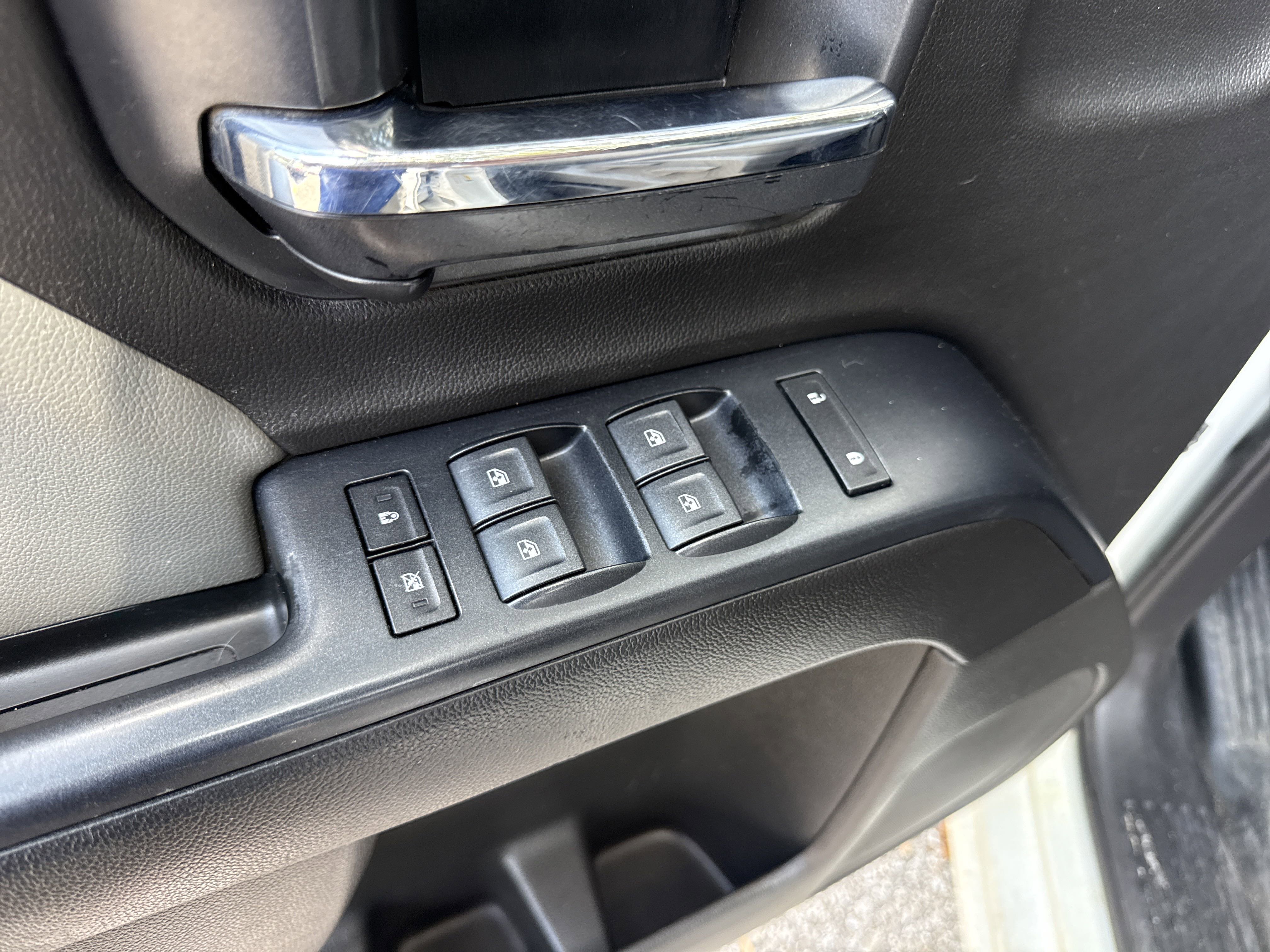 Used 2018 Chevrolet Silverado 1500 W/T w/ Trailering Package image 28