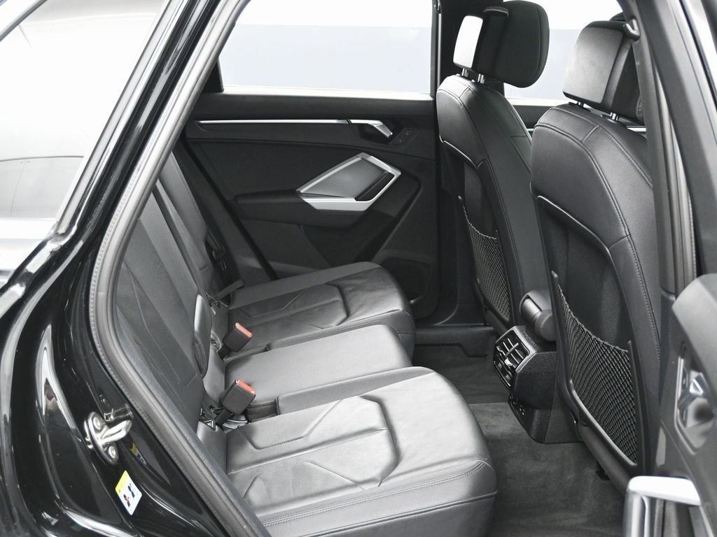 Used 2022 Audi Q3 2.0T Premium Plus w/ Premium Plus Package image 32