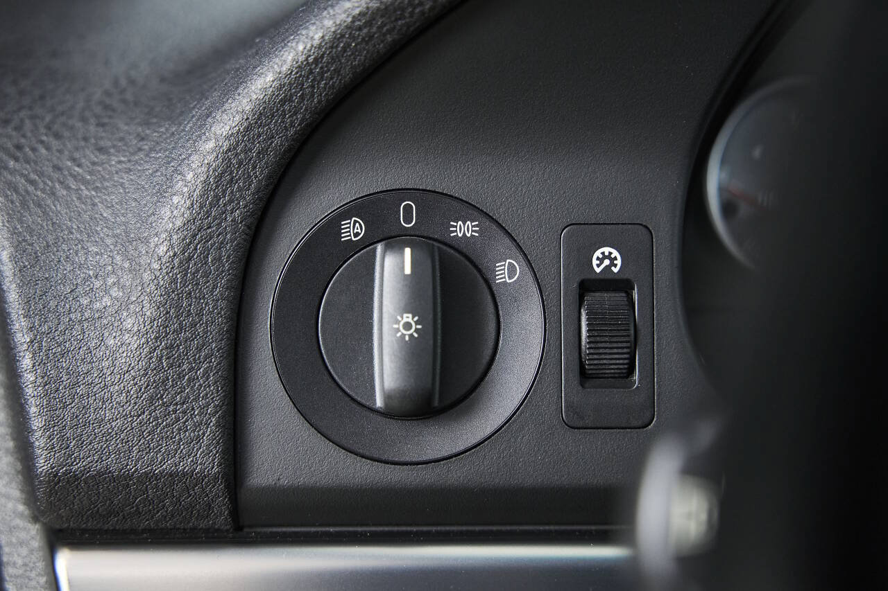 Used 2003 BMW M5 RWD image 53