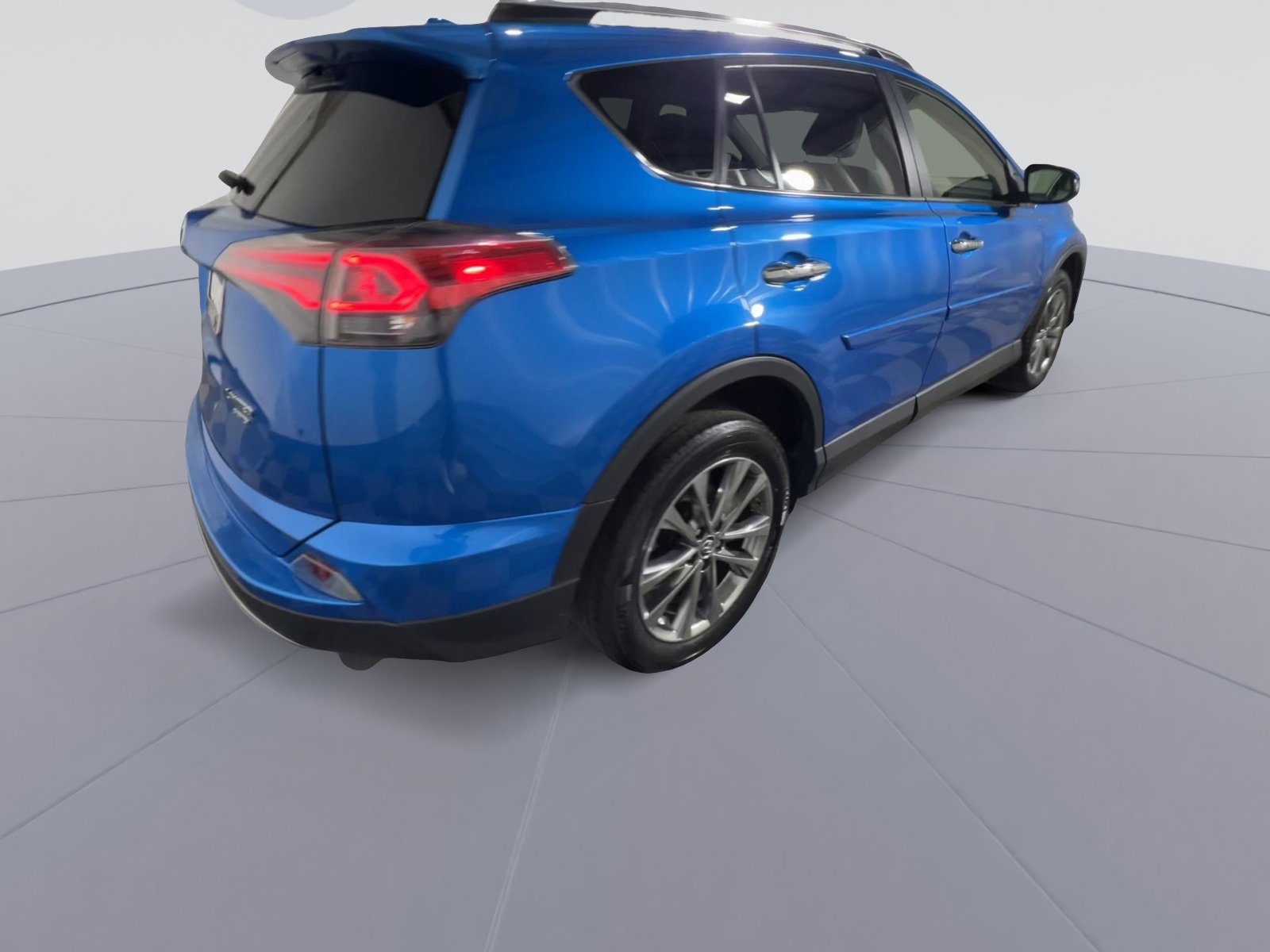 Used 2018 Toyota RAV4 Limited image 11