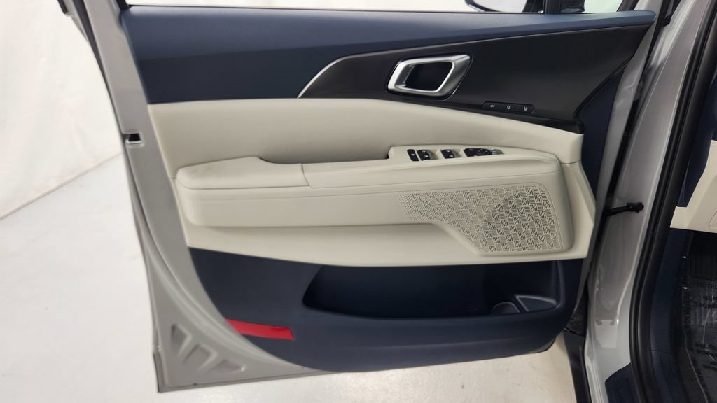 New 2027 Kia Carnival SX w/ Dark Edition Package FWD image 23