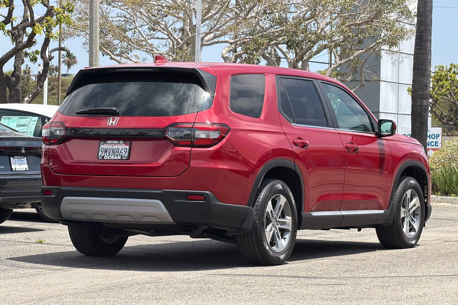Used 2024 Honda Pilot EX-L image 4