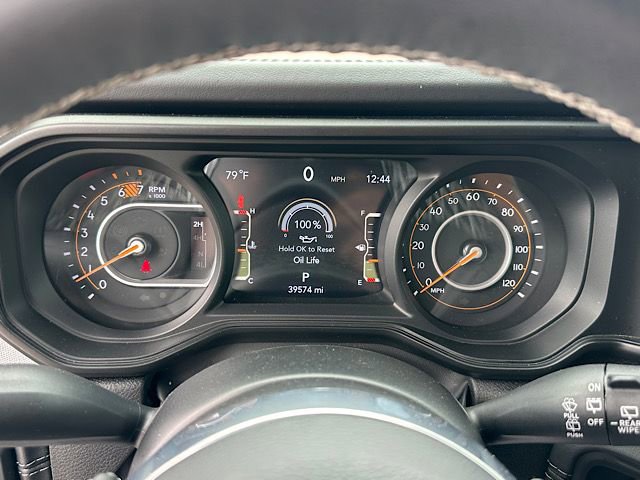 Used 2025 Jeep Wrangler Sahara image 26