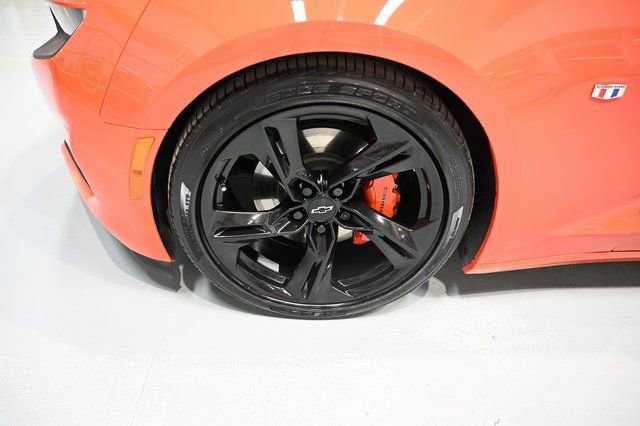 Used 2021 Chevrolet Camaro LT w/ RS Package image 30