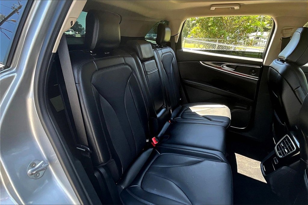 Used 2022 Lincoln Nautilus Reserve image 22