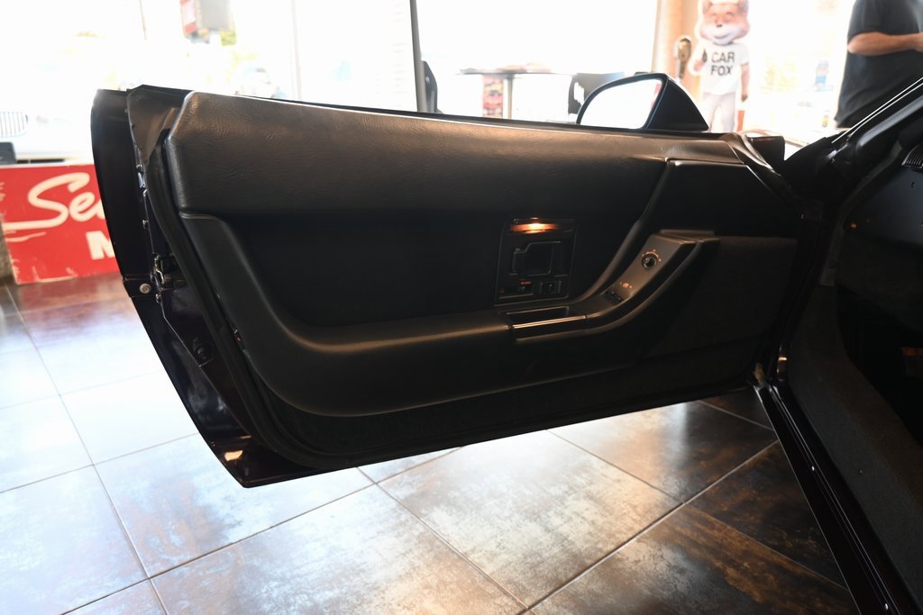 Used 1993 Chevrolet Corvette Coupe image 11