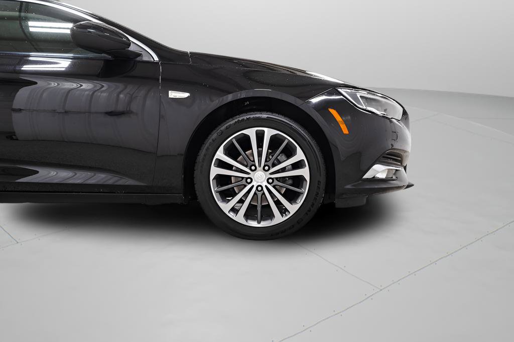 Used 2019 Buick Regal Essence w/ Driver Confidence Package I FWD image 7