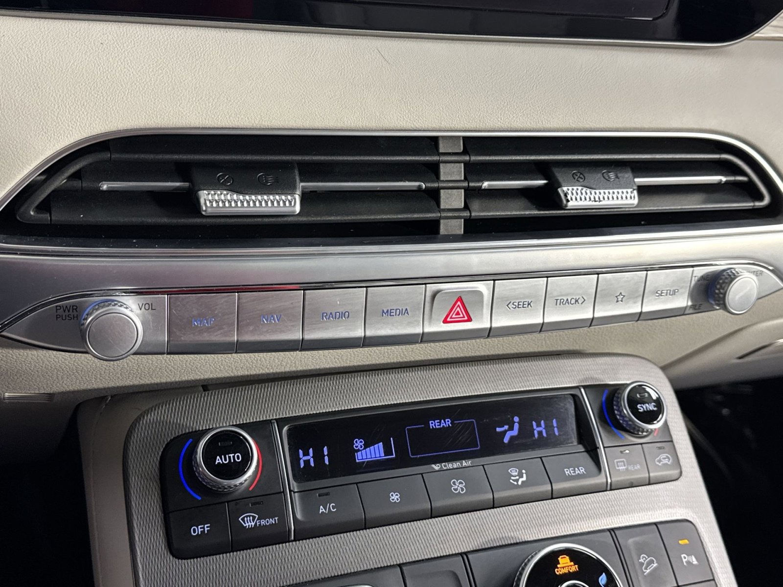 Used 2021 Hyundai Palisade Limited image 25