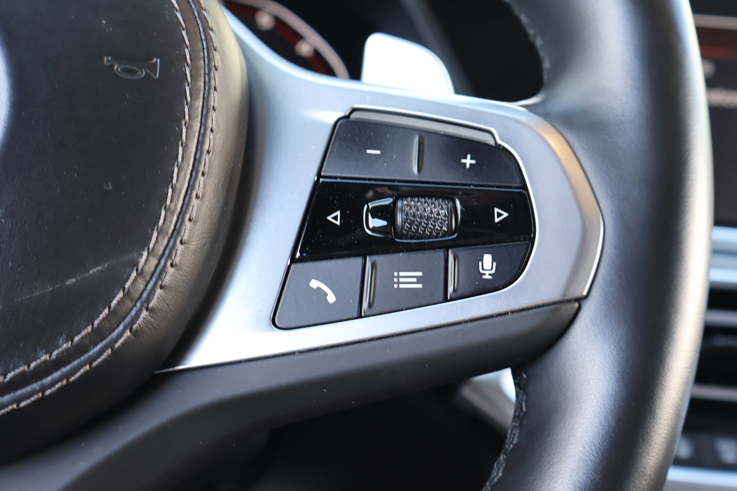 Used 2023 BMW X5 M50i w/ Executive Package image 25