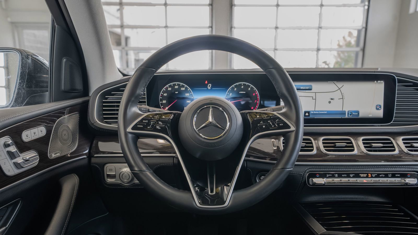 Used 2025 Mercedes-Benz GLE 450 4MATIC image 9