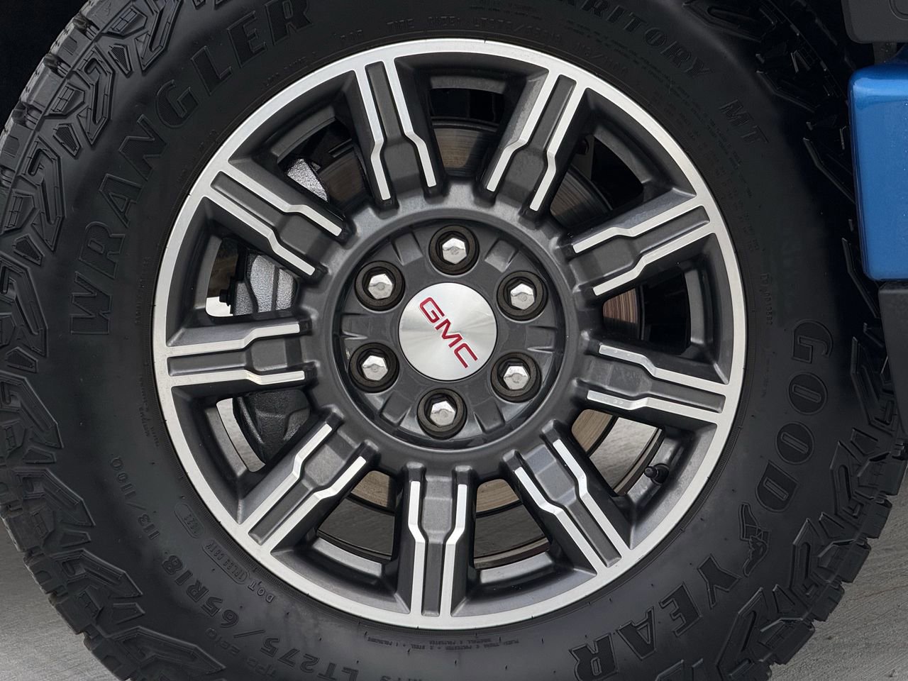 Certified 2024 GMC Sierra 1500 AT4 w/ Technology Package image 9