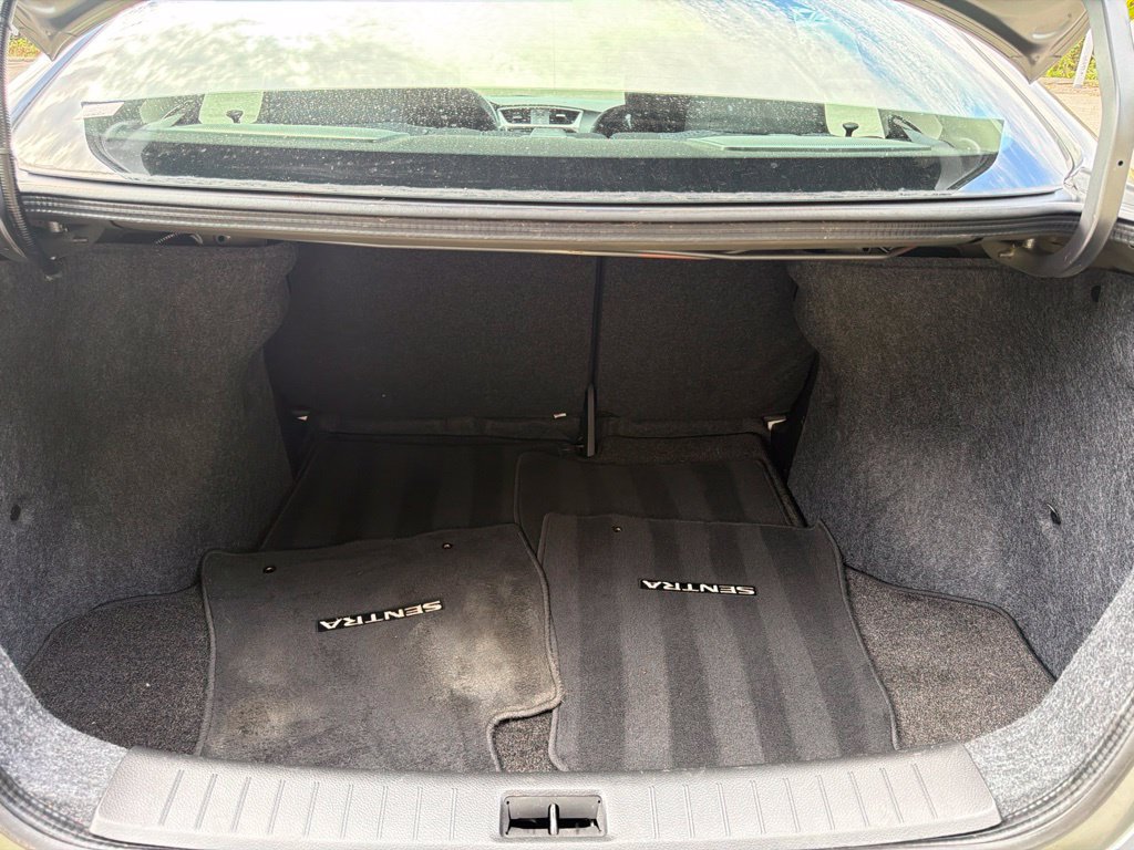 Used 2018 Nissan Sentra SR w/ Technology Package FWD image 30