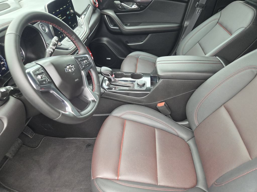 Used 2025 Chevrolet Blazer RS FWD image 14