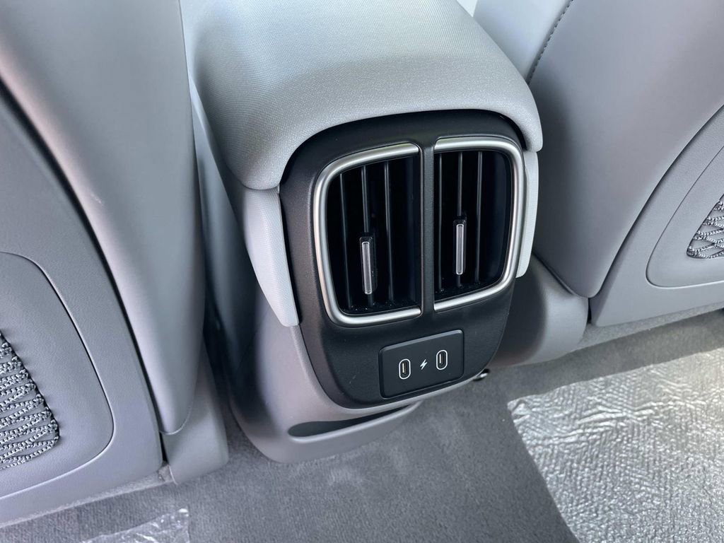 Used 2025 Hyundai Ioniq 6 SEL image 27
