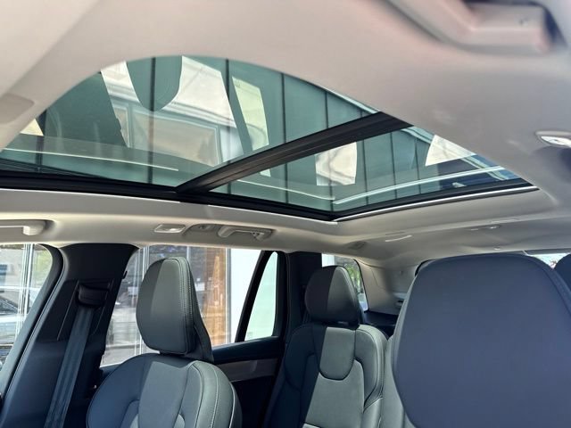 Certified 2025 Volvo XC90 B6 Plus AWD/4WD image 25